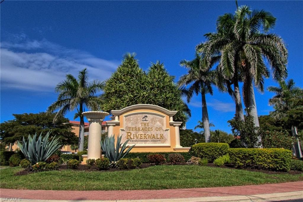 8261 Pathfinder LOOP # 730, FORT MYERS FL 33919-38