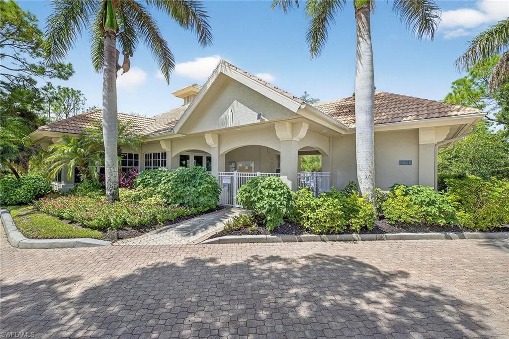 14595 Glen Eden DR, NAPLES FL 34110-26