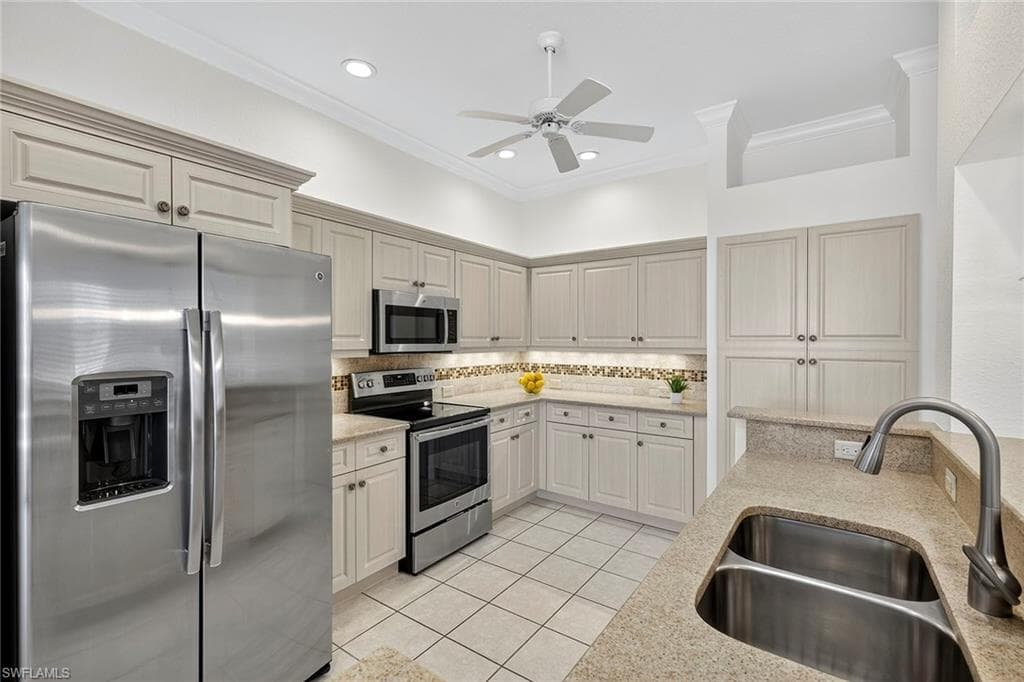 14595 Glen Eden DR, NAPLES FL 34110-9