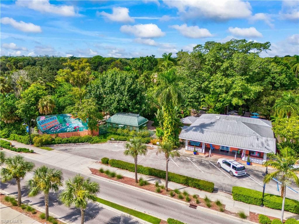 25650 Luci DR, BONITA SPRINGS FL 34135-5