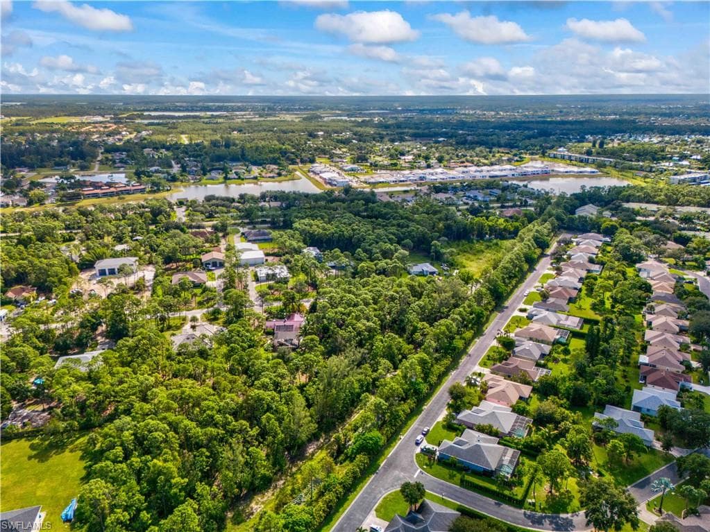 25650 Luci DR, BONITA SPRINGS FL 34135-11