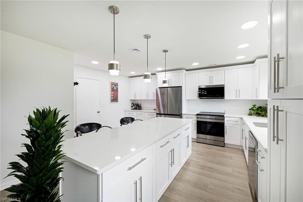 1404 Myerlee Country Club BLVD, FORT MYERS FL 33919-13