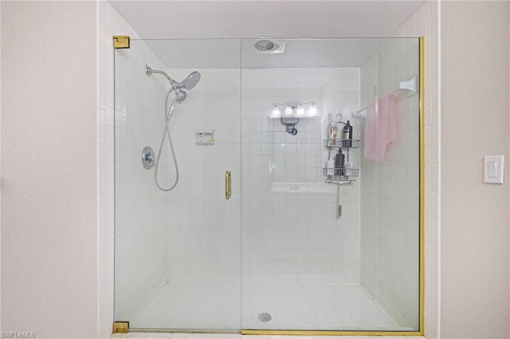 1404 Myerlee Country Club BLVD, FORT MYERS FL 33919-28