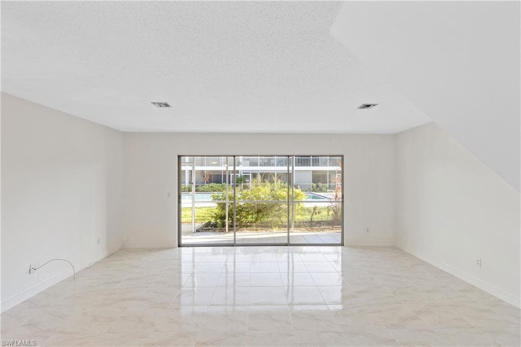 25500 Cockleshell DR # 504, BONITA SPRINGS FL 34135-2