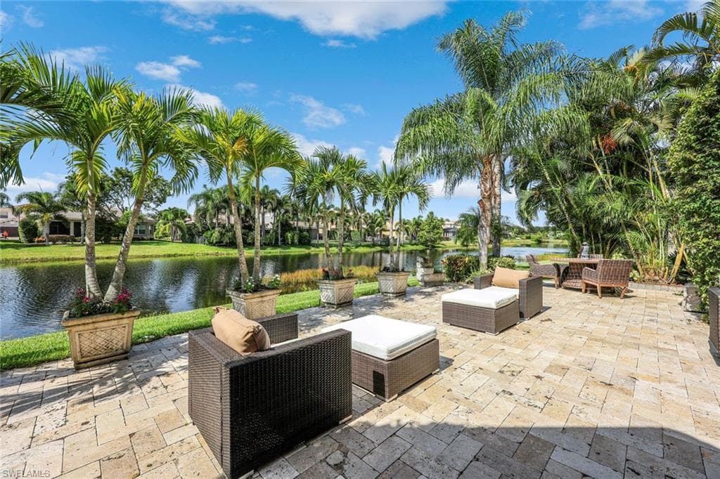 6582 Monterey PT, NAPLES FL 34105-26