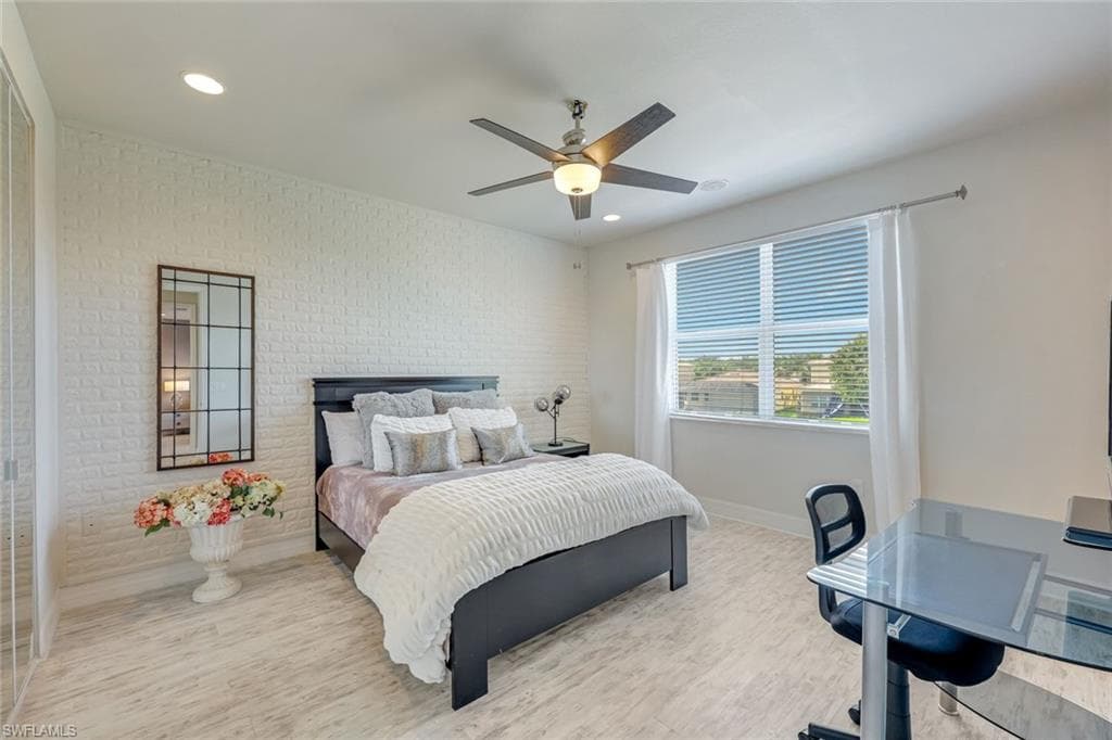 6582 Monterey PT, NAPLES FL 34105-21