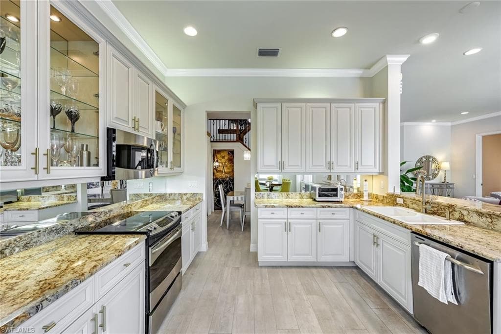 6582 Monterey PT, NAPLES FL 34105-6