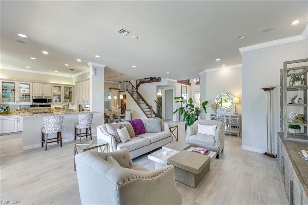 6582 Monterey PT, NAPLES FL 34105-2