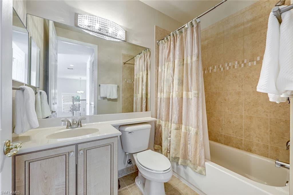 6582 Monterey PT, NAPLES FL 34105-18