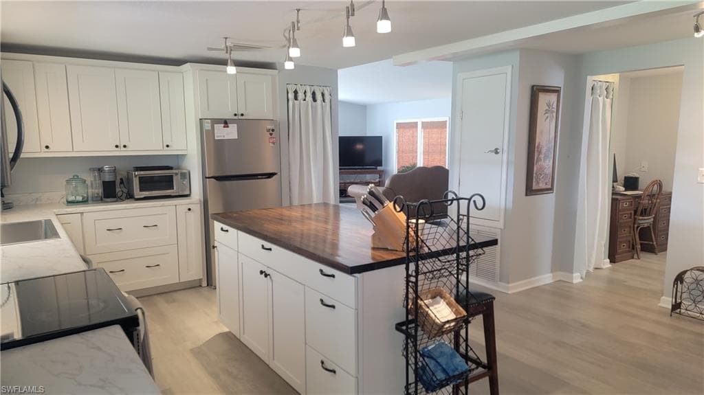 4704 Pago Pago LN, BONITA SPRINGS FL 34134-3