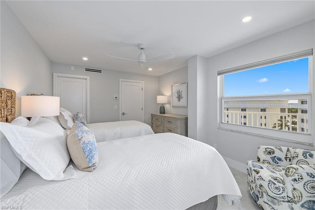 3443 Gulf Shore BLVD N # 813, NAPLES FL 34103-12