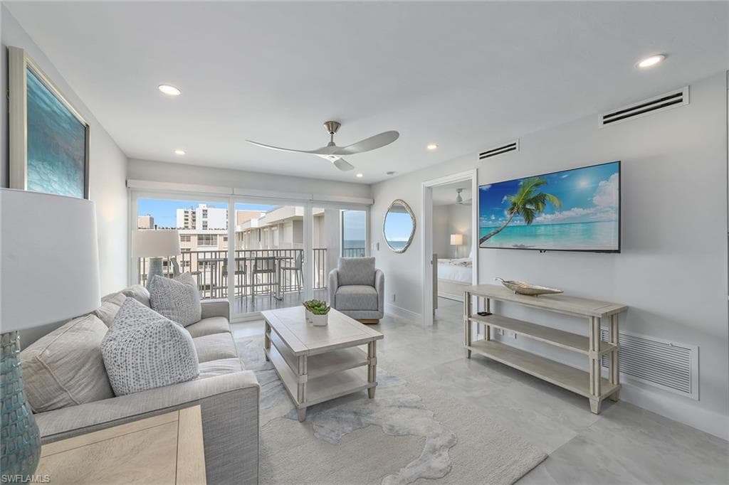 3443 Gulf Shore BLVD N # 813, NAPLES FL 34103-8