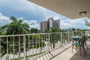10691 Gulf Shore DR # 502, NAPLES FL 34108-21