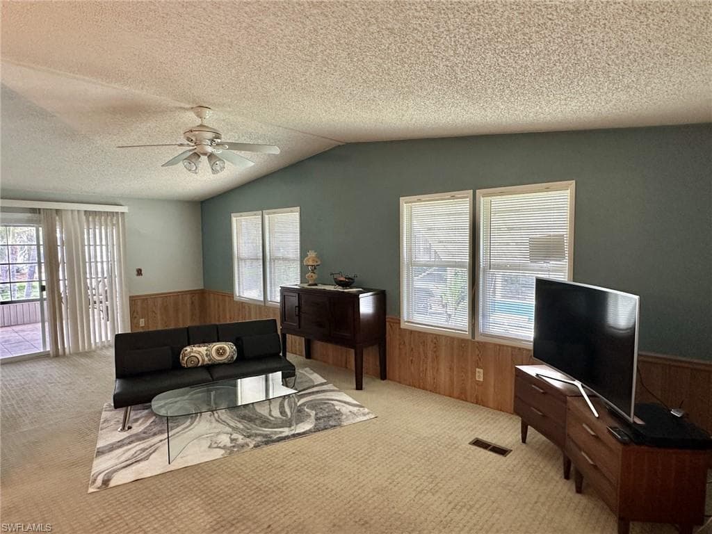 3165 Bunny Run DR-16
