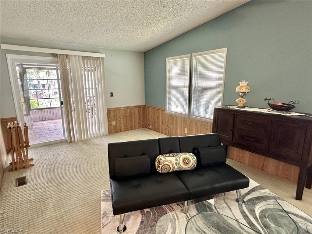 3165 Bunny Run DR-18