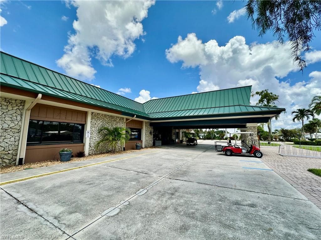 186 Panther Pass CIR # 186, NAPLES FL 34114-25