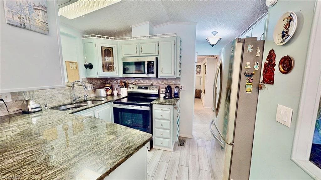 186 Panther Pass CIR # 186, NAPLES FL 34114-13