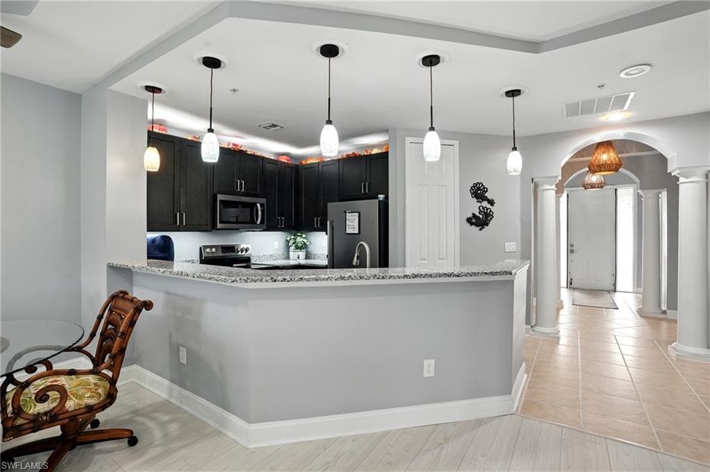 15256 Riverbend BLVD # 105, NORTH FORT MYERS FL 33917-1