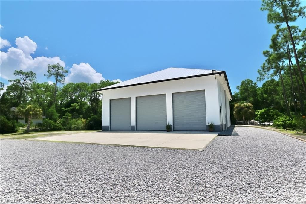 6688 Hunters RD, NAPLES FL 34109-40