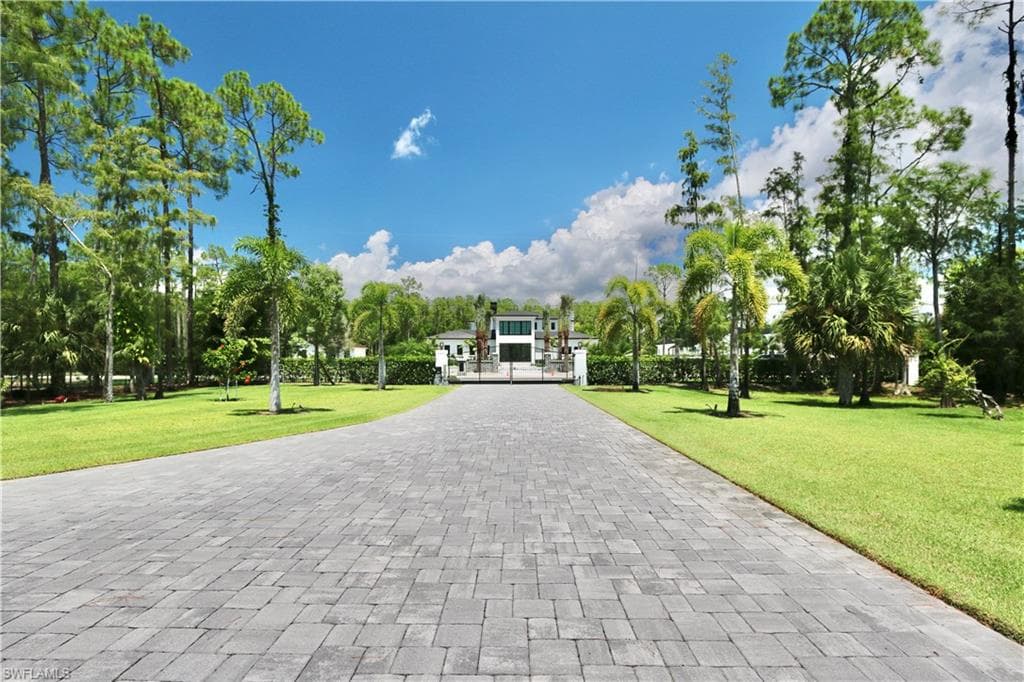 6688 Hunters RD, NAPLES FL 34109-43