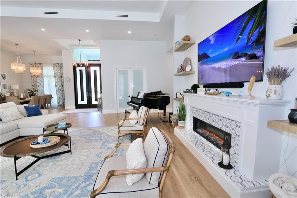 6688 Hunters RD, NAPLES FL 34109-7