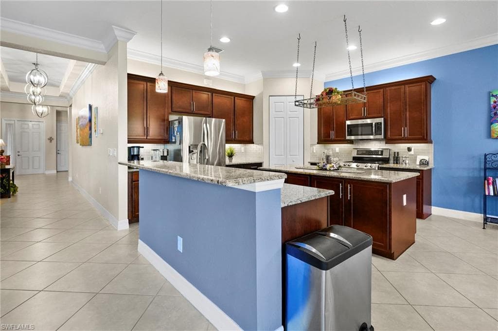 11683 Meadowrun CIR, FORT MYERS FL 33913-8