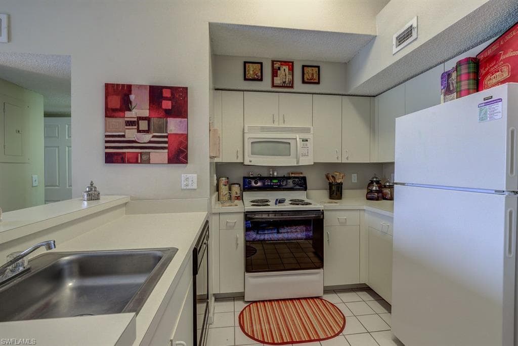 13545 Eagle Ridge DR # 827, FORT MYERS FL 33912-15