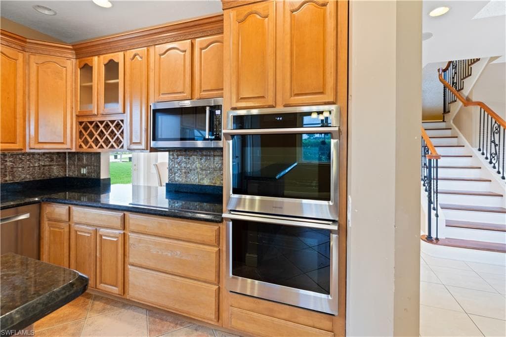 11913 Princess Grace CT, CAPE CORAL FL 33991-13