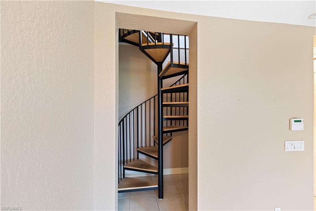 11913 Princess Grace CT, CAPE CORAL FL 33991-24