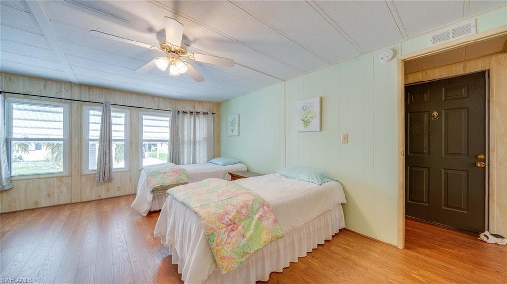 70 Sunrise AVE, NORTH FORT MYERS FL 33903-19