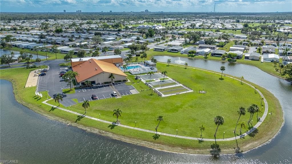 70 Sunrise AVE, NORTH FORT MYERS FL 33903-43