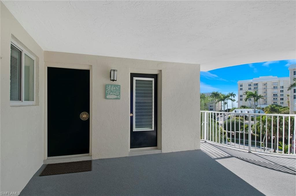 1300 Gulf Shore BLVD N # 406, NAPLES FL 34102-18