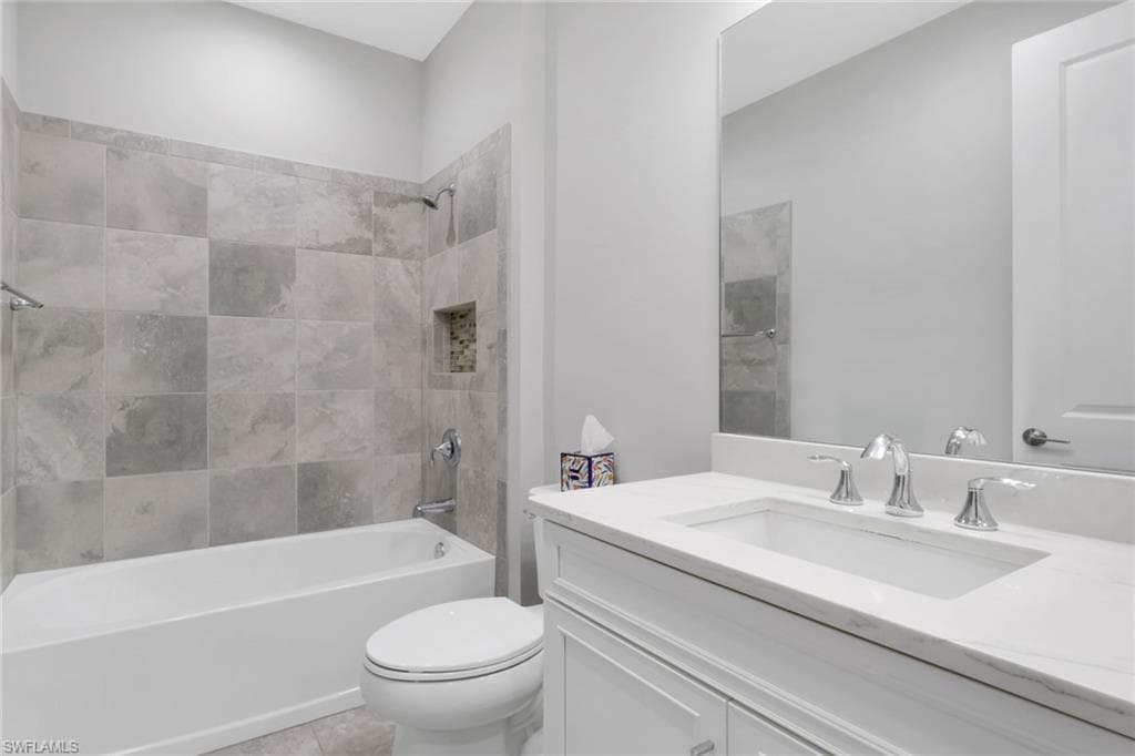 2231 Marquesa CIR, NAPLES FL 34112-20