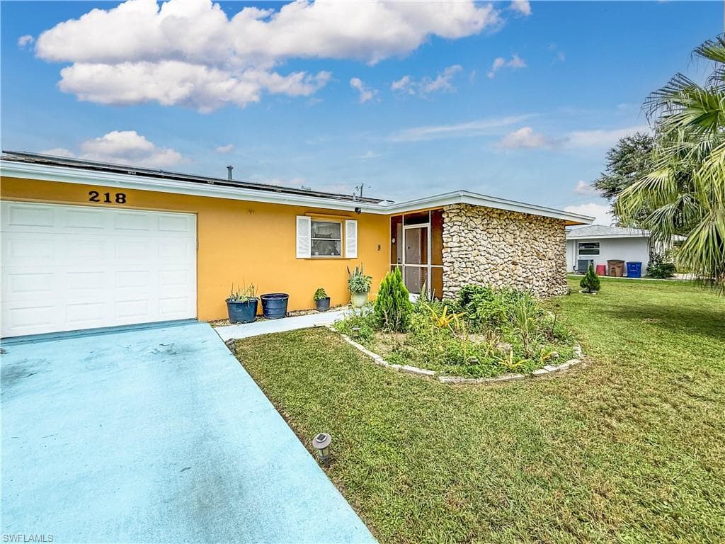 218 Fireside CT, LEHIGH ACRES FL 33936-1