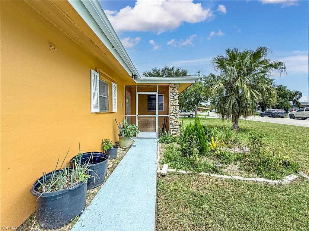 218 Fireside CT, LEHIGH ACRES FL 33936-25