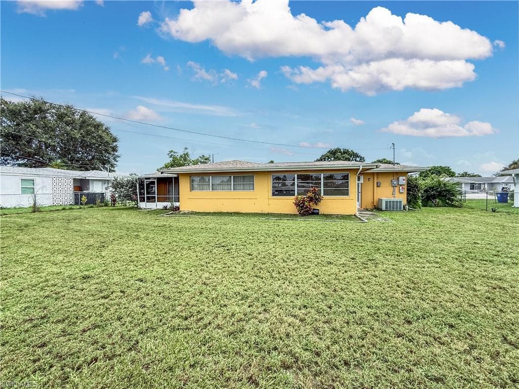 218 Fireside CT, LEHIGH ACRES FL 33936-23