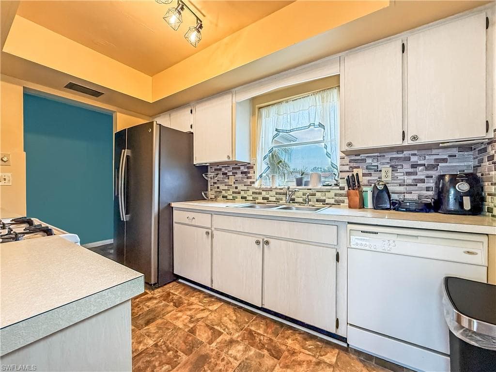 218 Fireside CT, LEHIGH ACRES FL 33936-13