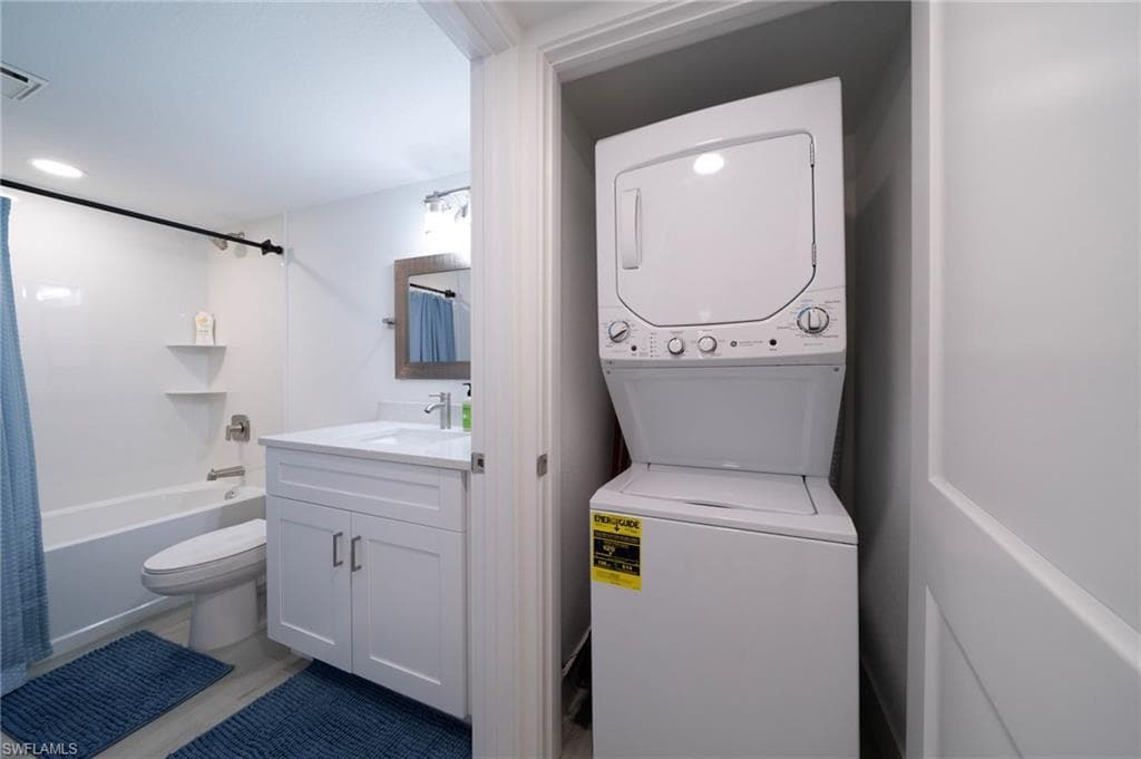 16881 Davis RD # 716, FORT MYERS FL 33908-16