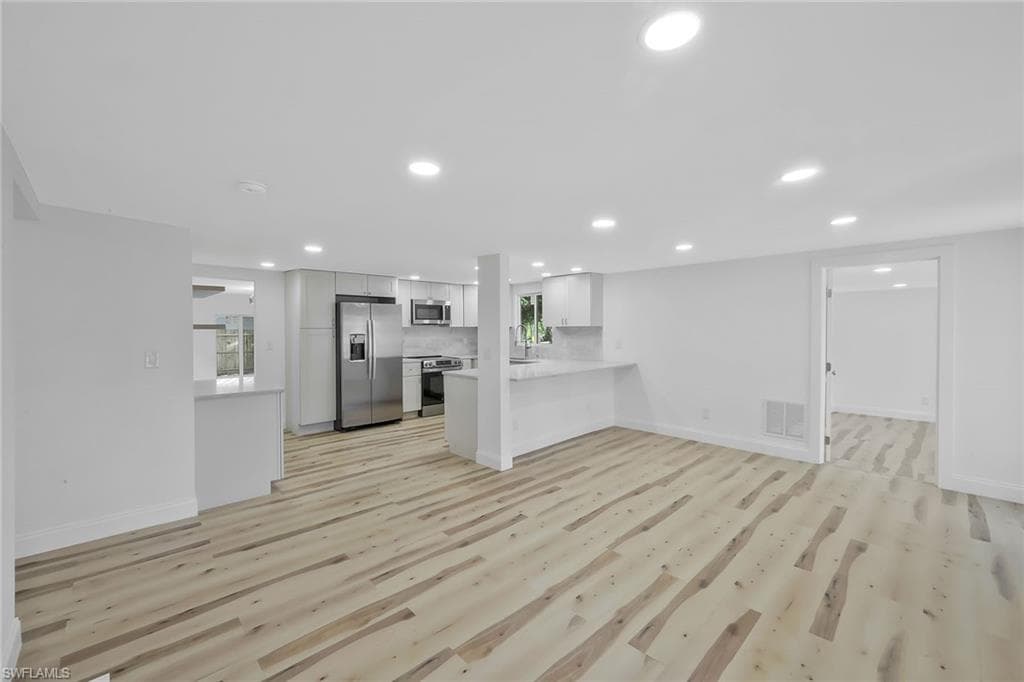 1755 Oakley AVE, FORT MYERS FL 33901-5