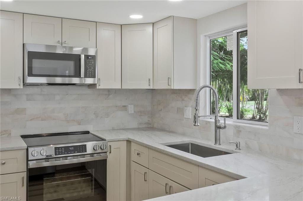 1755 Oakley AVE, FORT MYERS FL 33901-12