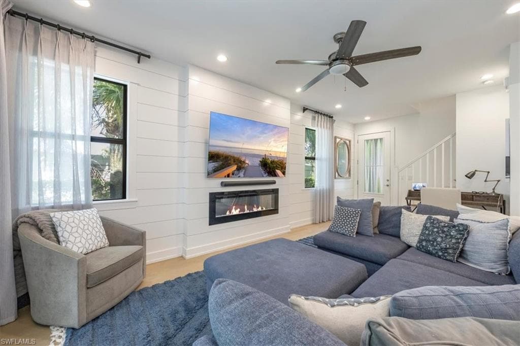 12940 Pembroke DR, NAPLES FL 34105-8