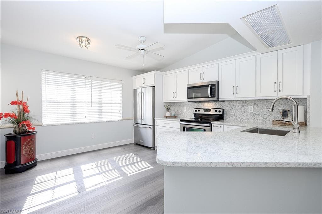 2460 Old Groves RD # E201, NAPLES FL 34109-12