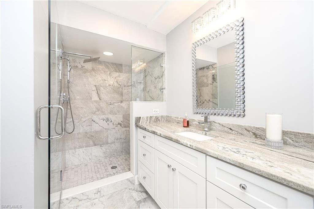 2460 Old Groves RD # E201, NAPLES FL 34109-21