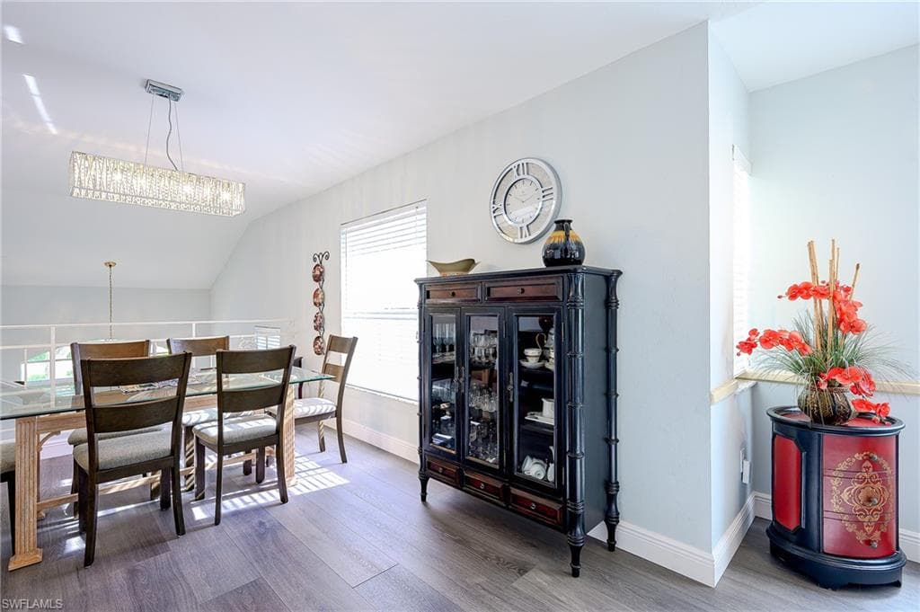 2460 Old Groves RD # E201, NAPLES FL 34109-10