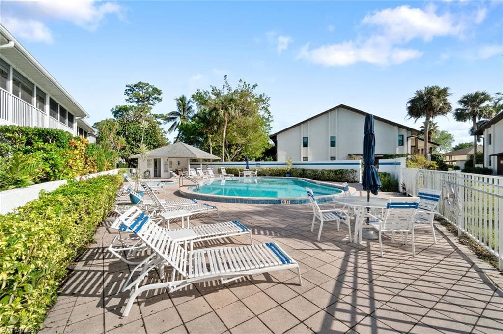 800 Misty Pines CIR # H205, NAPLES FL 34105-19