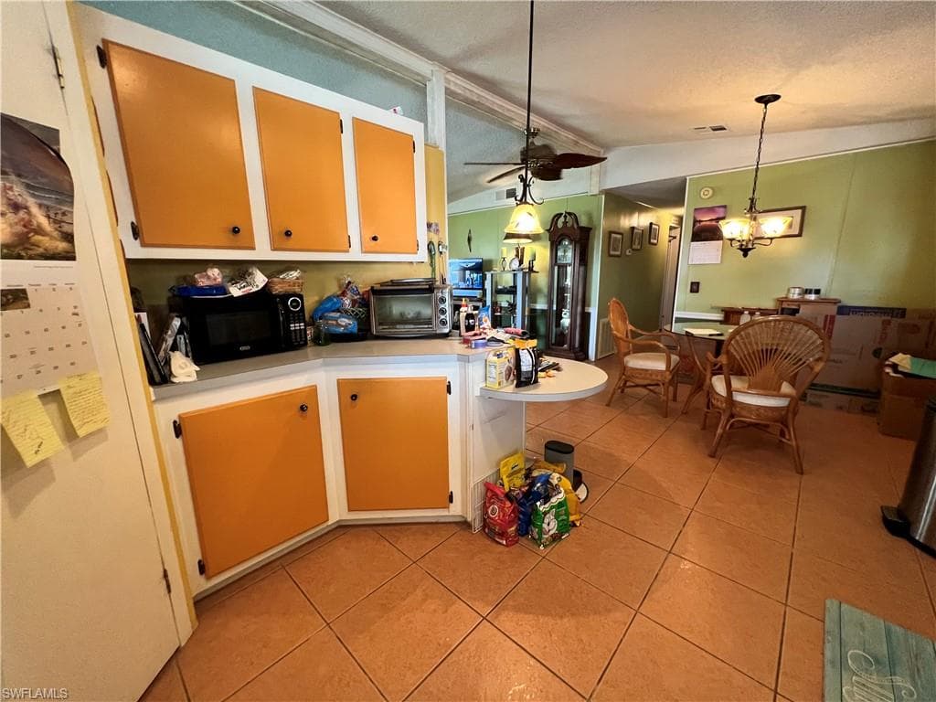 251 Loon LN, NAPLES FL 34114-23