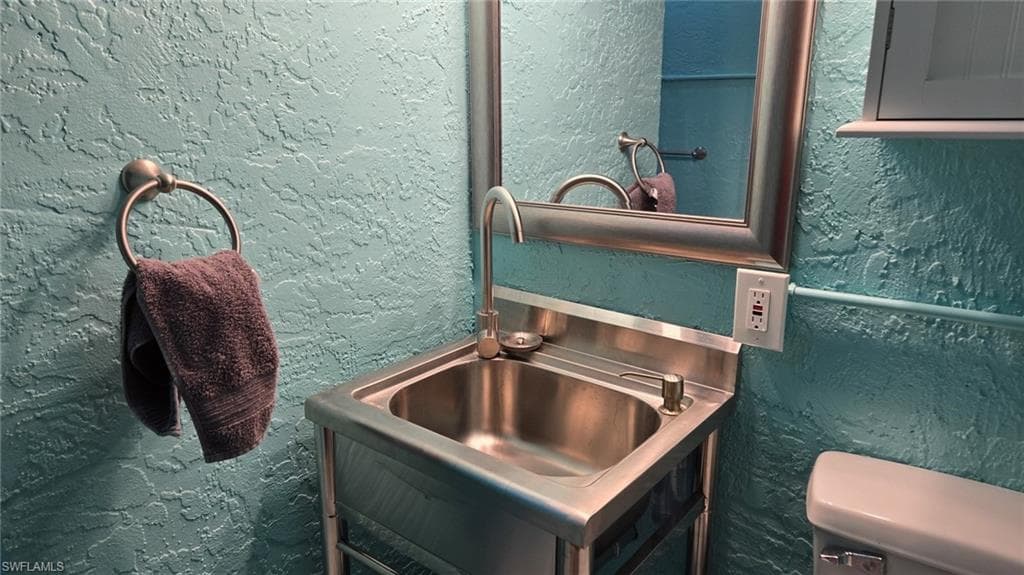 12208 Siesta DR, FORT MYERS BEACH FL 33931-23