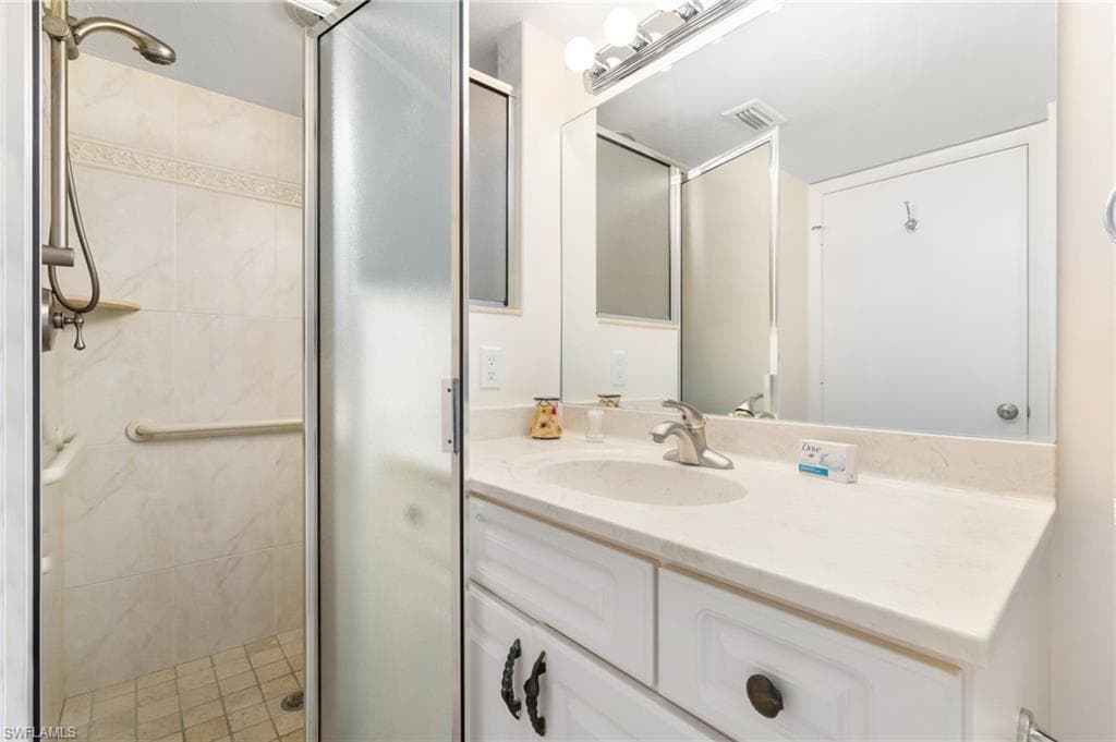 425 Wildwood LN # 425, NAPLES FL 34105-21