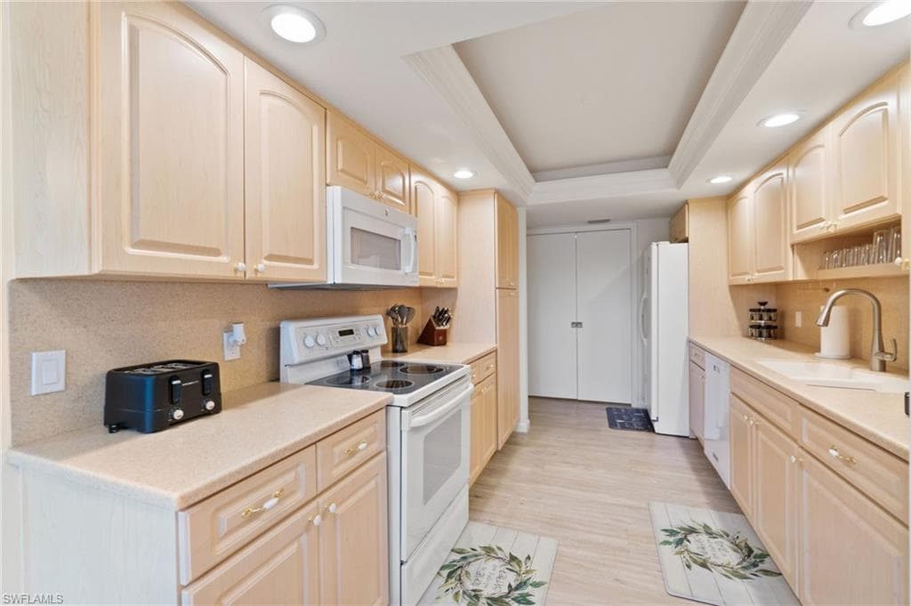 425 Wildwood LN # 425, NAPLES FL 34105-44