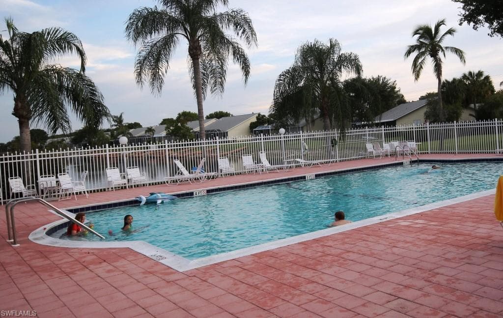 3380 Crown Pointe BLVD W # 102, NAPLES FL 34112-22